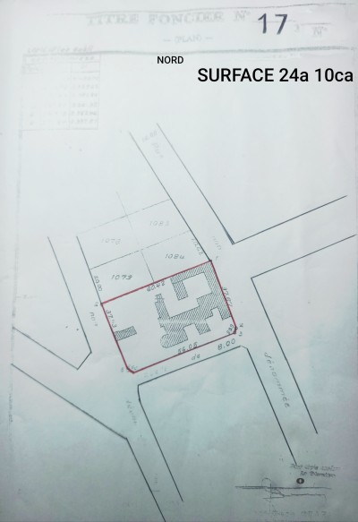 4 lots collés cloturés avec titre foncier à 60m des pavés