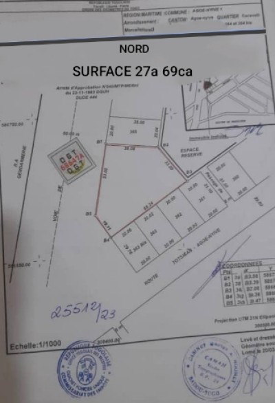 4 lots 3/4 collés cloturés avec  titre foncier en cours