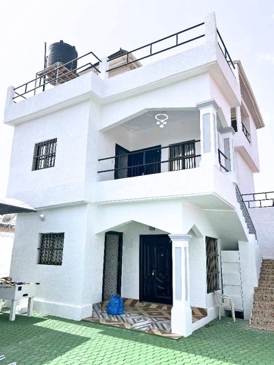 villa duplex meublée 4 chambres sur démi lot avec titre foncier
