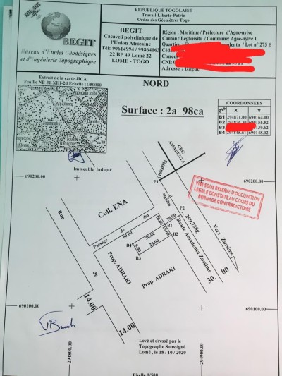 démi lot cloturé avec tampon otr au bord de la grande voie