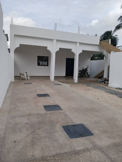 villa dallée 4 chambres sur démi lot avec titre foncier