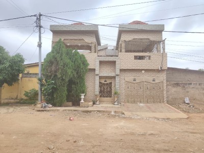 villa duplex 5 chambres sur démi lot avec 3 tampons