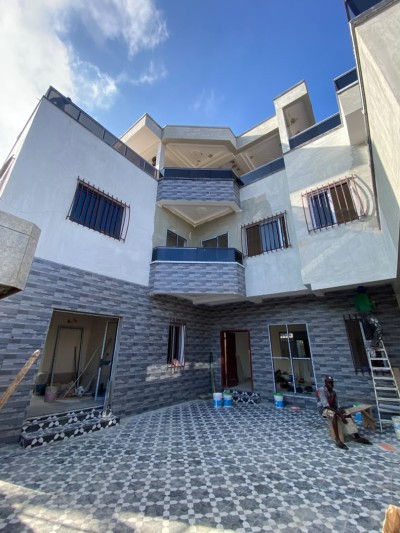 villa duplex 5 chambres sur démi lot avec titre foncier en cours
