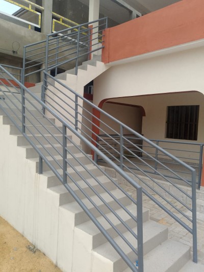 Villa nouvelle construction de 3 chambres cour unique