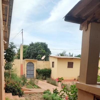 maison 3 chambres sur 1 lot avec titre foncier