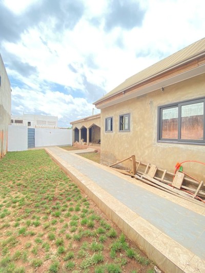 villa 3 chambres sur démi lot avec titre foncier en cours