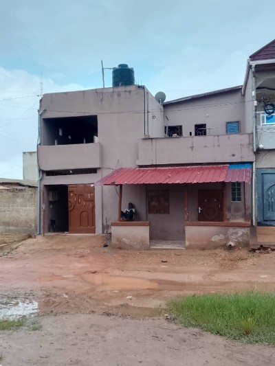 villa duplex 5 chambres sur démi lot avec titre foncier