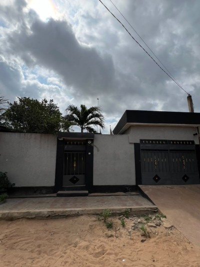 villa 3 chambres sur démi lot avec titre foncier