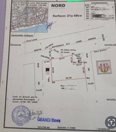 3 lots collés avec tampon otr au bord du goudron