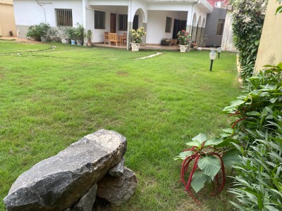 villa meublée 4 chambres sur 1 lot et démi avec titre foncier