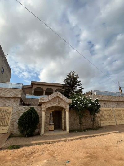 villa duplex 6 chambres sur 1 lot avec titre foncier