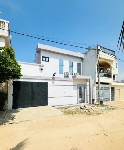 villa duplex 3 chambres sur démi lot avec titre foncier