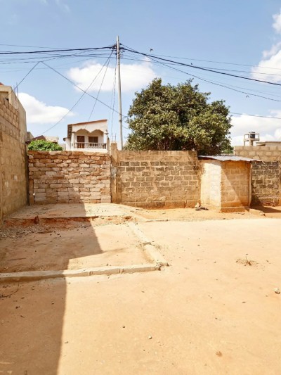 démi lot avec 3 tampons à 100m de la grande voie