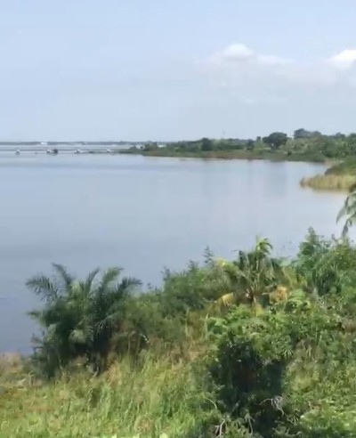 30 lots collés au bord du lac togo avec plan +mandat