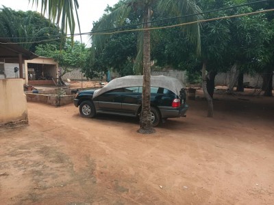 démi lot cloturé avec titre foncier