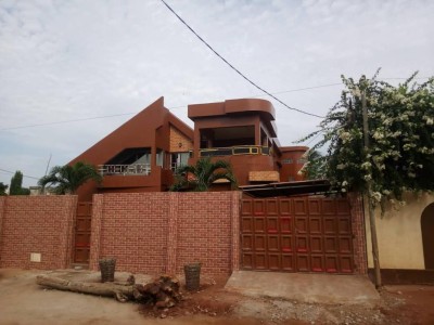 magnifique villa 4 chambrres sur 1 lot avec titre foncier