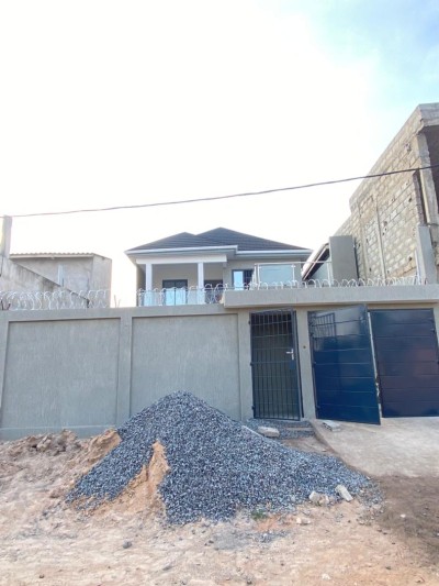 bellle villa duplex 4 chambres sur démui lot avec titrte en cours