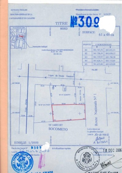 10 lots collés avec titre foncier au bord du goudron