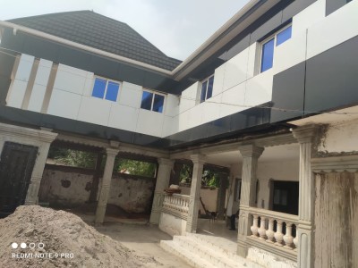 belle villa  duplex 9 chambres sur 1 lot avec titre foncier