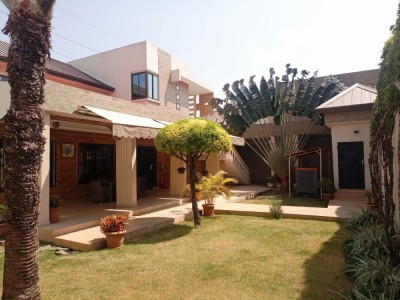 superbe villa 5 chambres sur 1 lot avec titre foncier