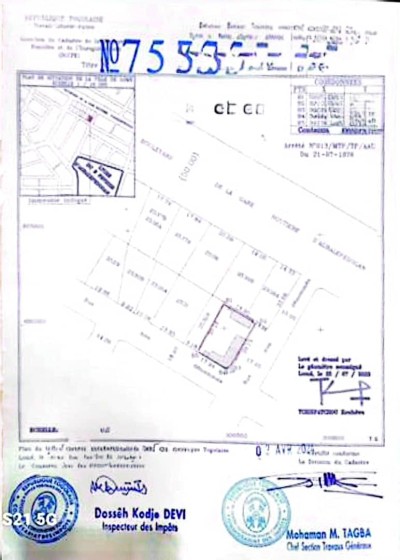 1 lot cloturé avec titre foncier à 30m du goudron