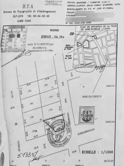 3/4 de lot avec tampon otr au bord du goudron